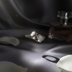 A symbol of connection and strength, Éclat shines in silver sophistication. The criss-cross “X” design captures light and attention alike, making it an eternal statement of grace and confidence.